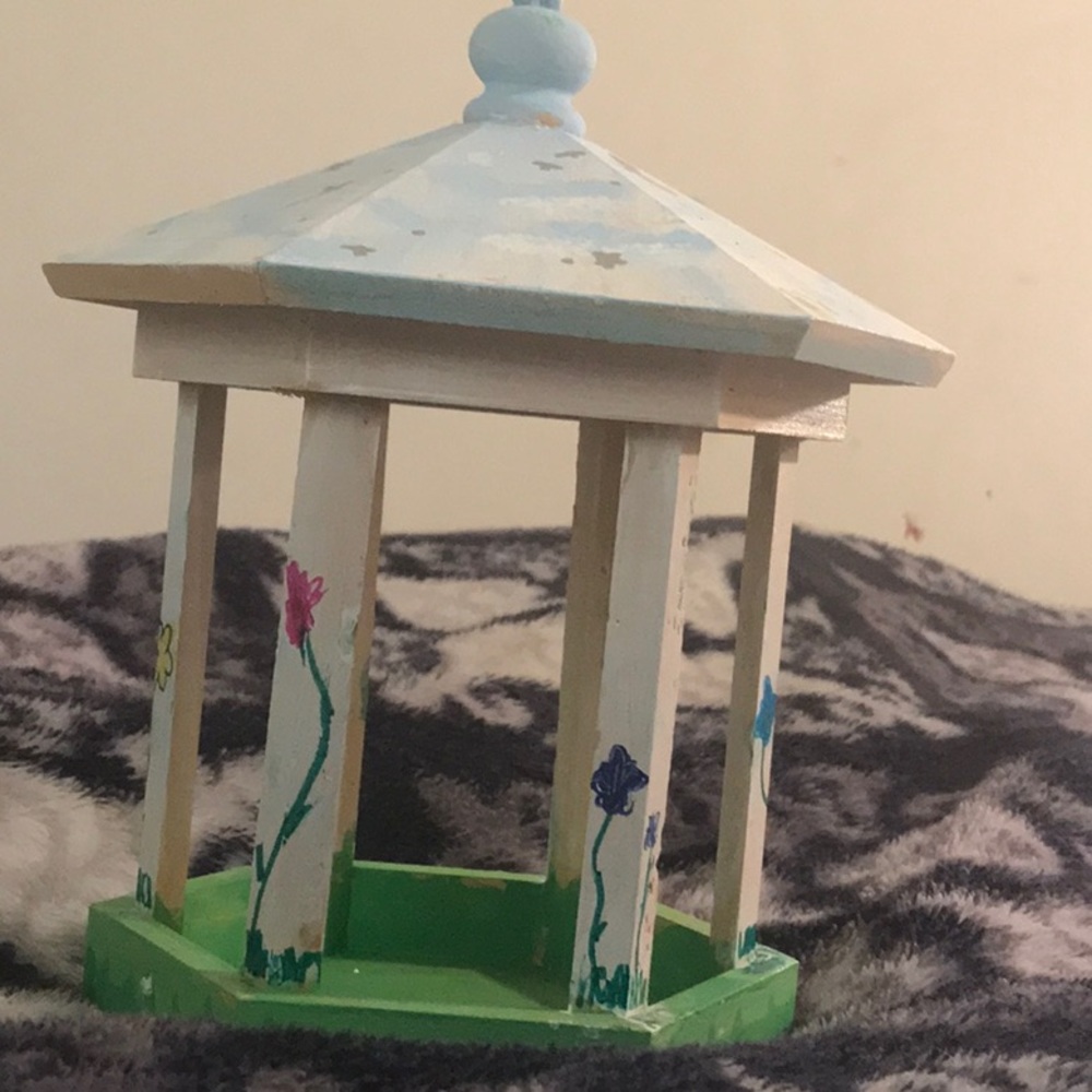 🐦Hand painted bird house 🐦